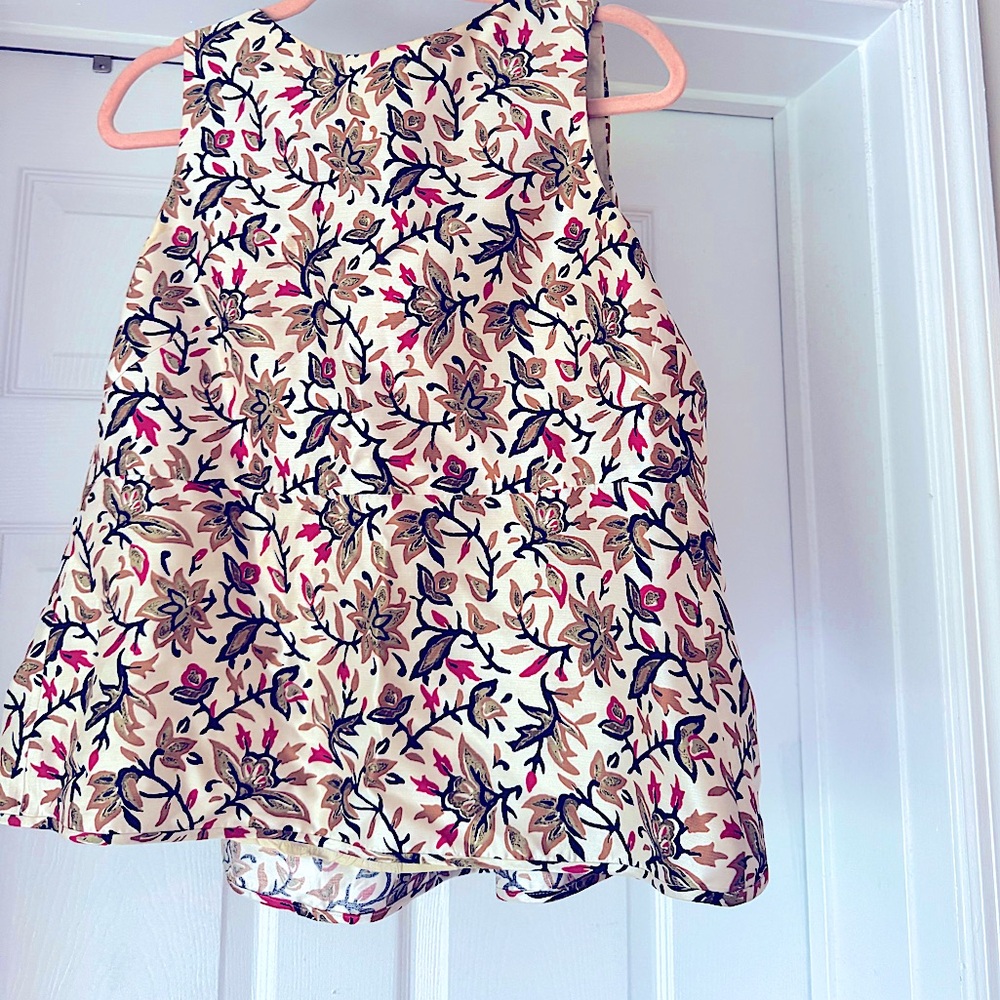 Beautiful floral Tory Burch sleeveless blouse w/pleated back in small